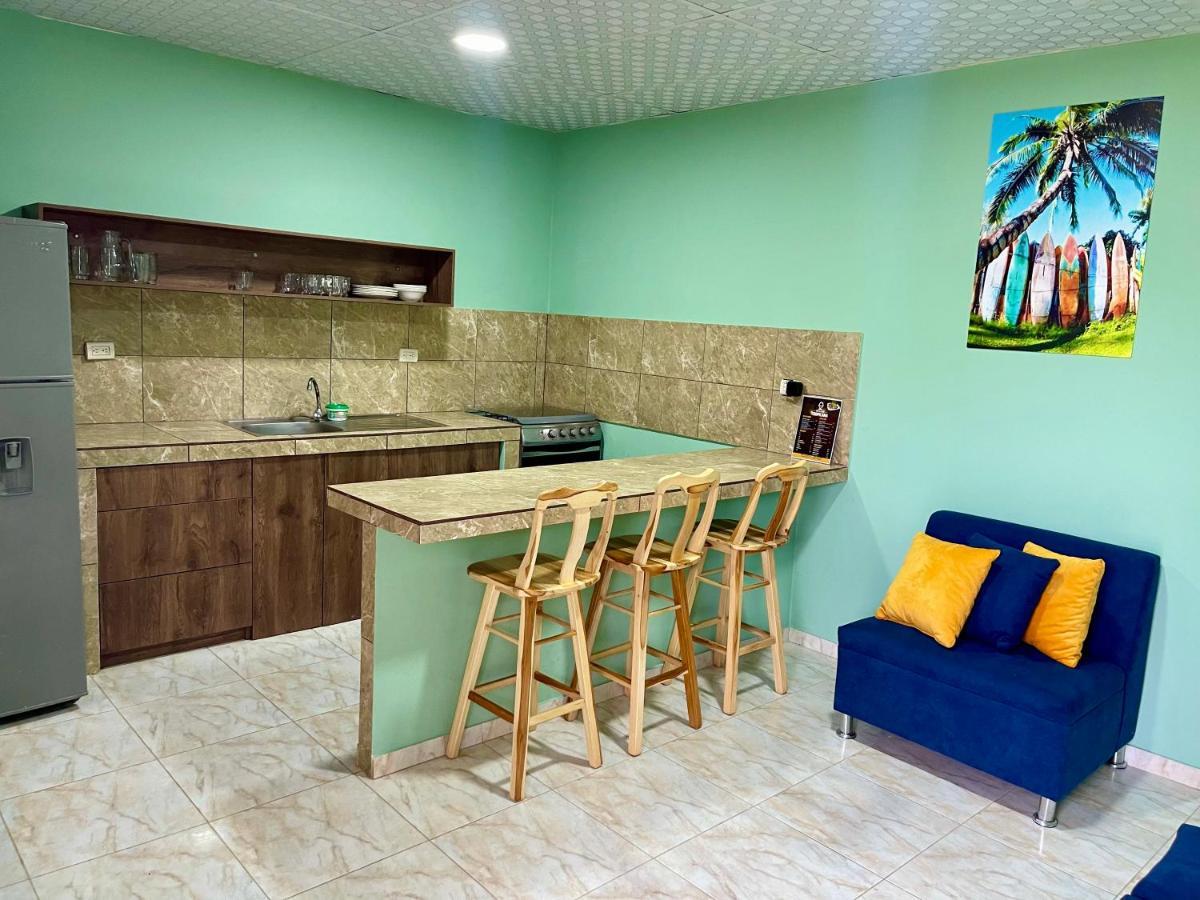 Hostal Tropicoco Hotel Playas Exterior photo